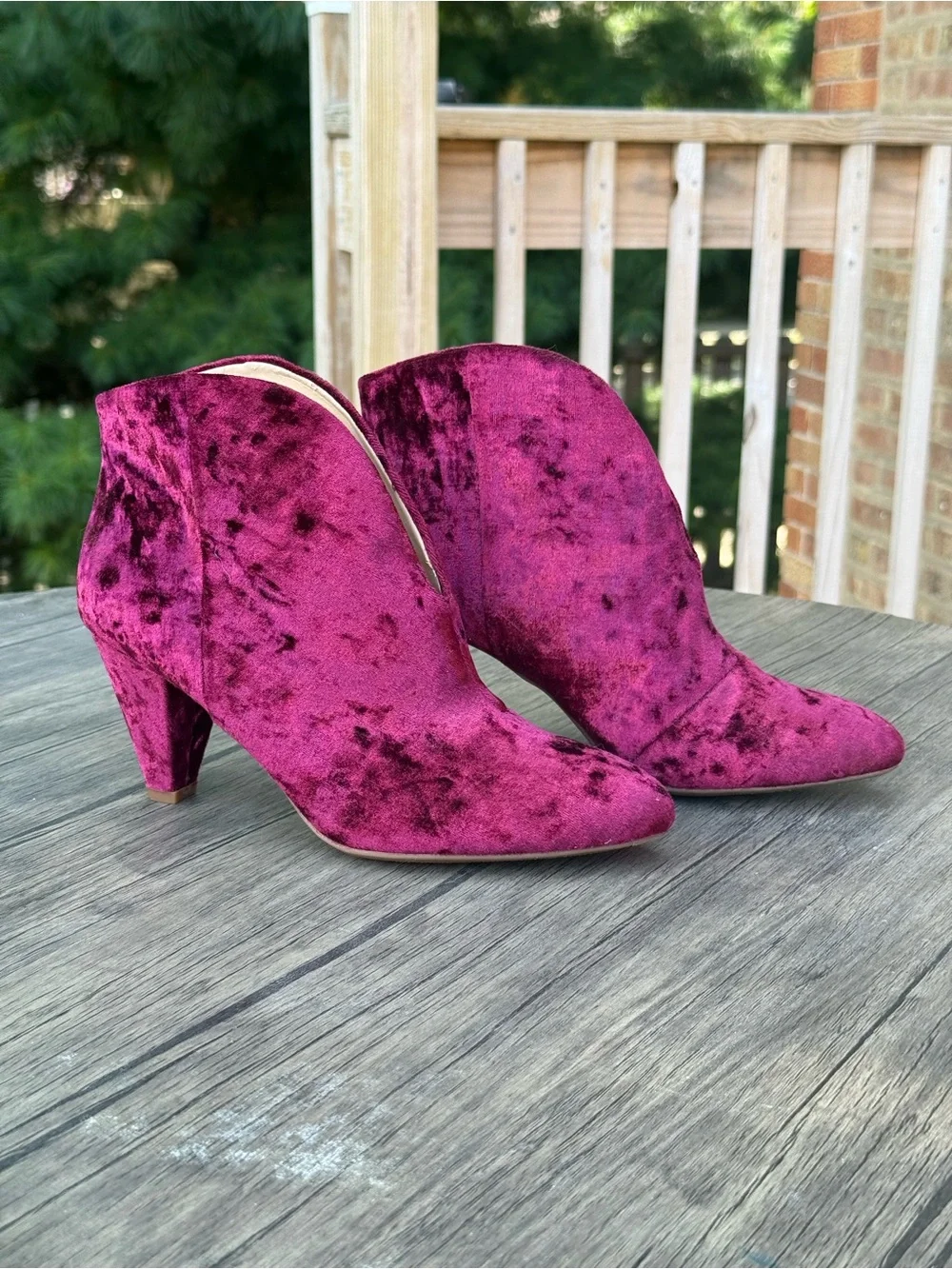 Vince Camuto Evanata Burgundy Velvet Ankle Booties Size 7